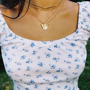 Brandy Melville flower top